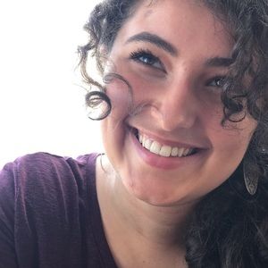 Meet your Posher, Chloe